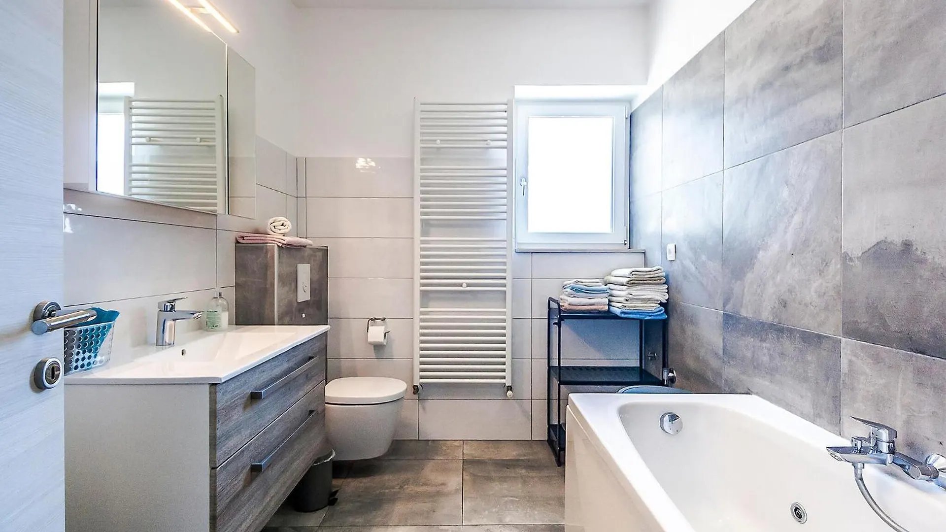 Amazing Home In Marcana With Wi-Fi 0*,